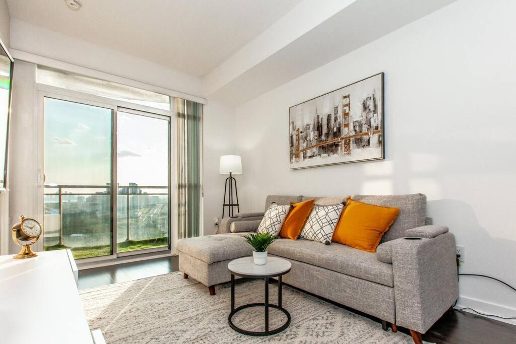 Apartment Stylish 2br W/stunning Lake & Sunset Views
